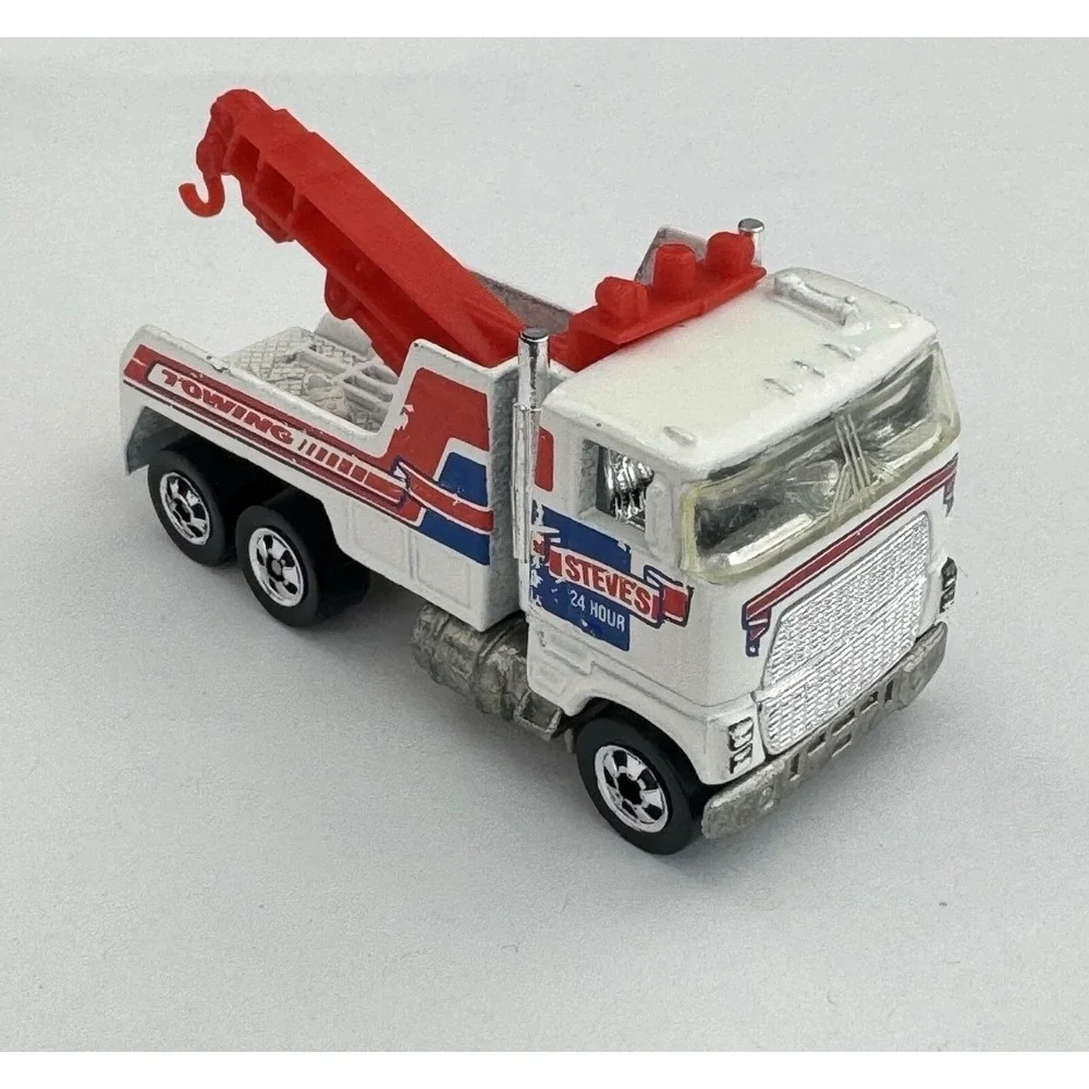 Hot Wheels 1981 Heavyweights Steves 24‎ Hour Towing Truck White Vintage Diecast